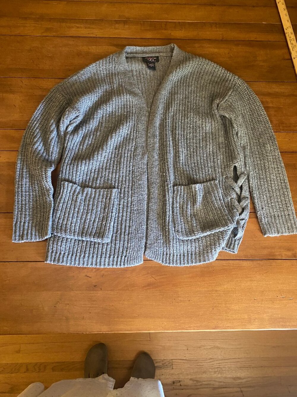 Women's Gray Knit Sweater Medium - Picture 3 of 9